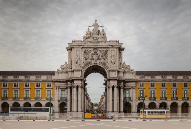 Rua Augusta Arch ©Diego Delso